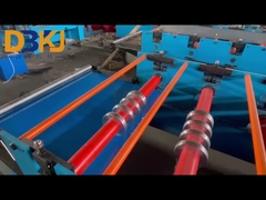 ζαρωμένος ρόλος που διαμορφώνει τη μηχανή